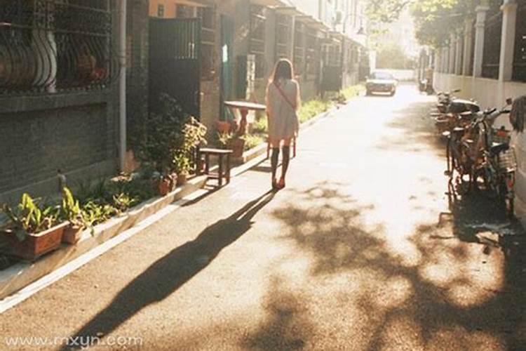 梦见老家好久不见的邻居