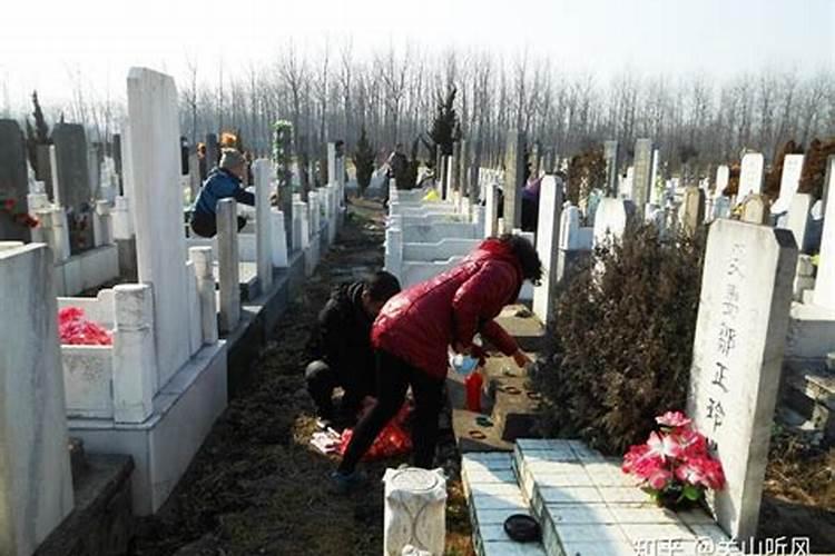 怀孕梦见给死去的外婆外公上坟