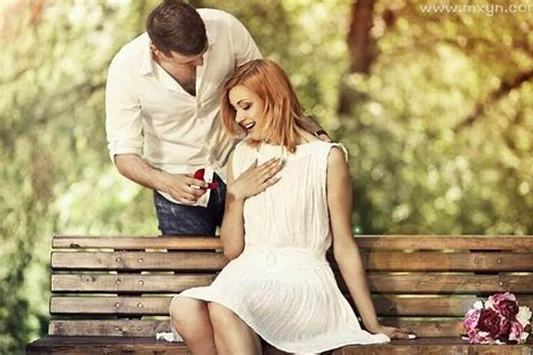 梦见前夫一家人来找我复合