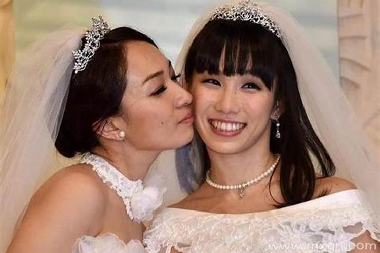 梦见女孩主动靠近自己亲吻