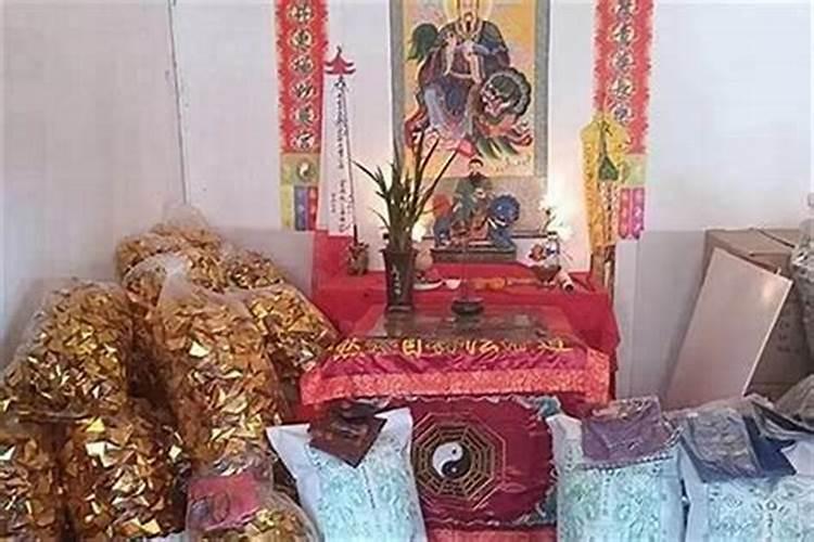 做法事请几个人？