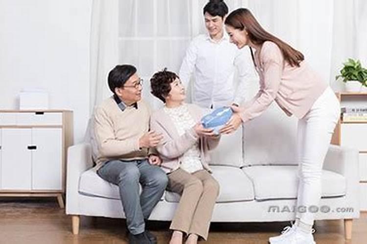 腊月几号给岳父送礼？