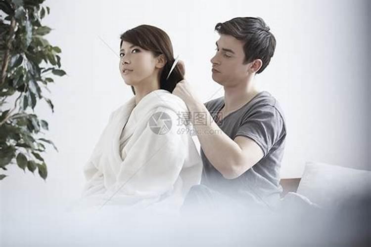 梦见男朋友给别的女人梳头发