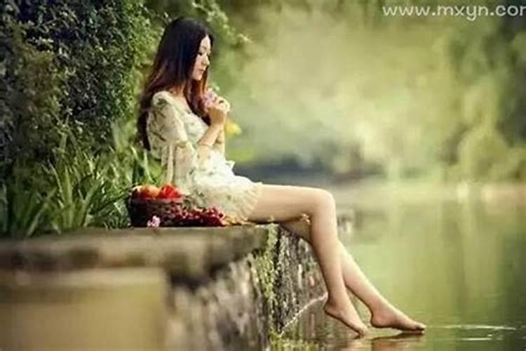 梦见单纯漂亮的女孩喜欢自己