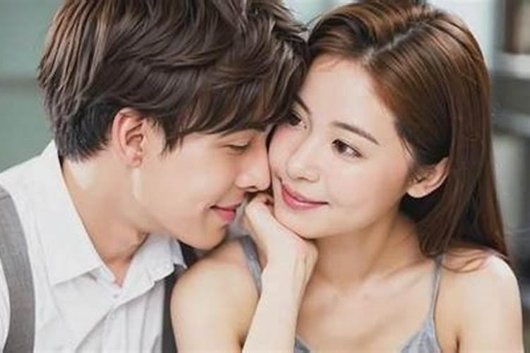 梦见男朋友跟别的女生在一起