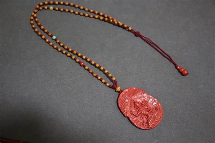 犯太岁戴什么样的物件？