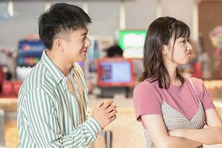 梦见前男友问自己要钱为什么？