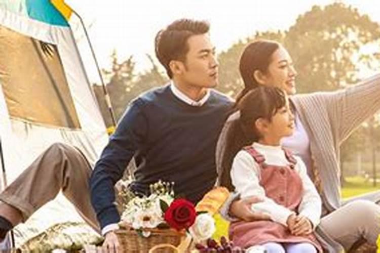 梦见带孩子去学校玩耍