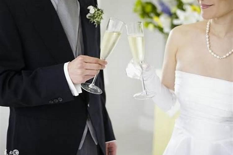 八月十五出生的男人克妻吗？