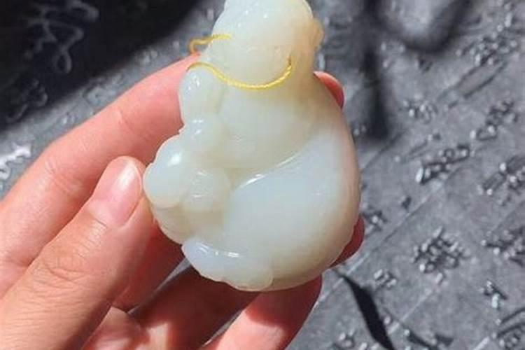 犯太岁佩戴的挂件打碎了怎么办？