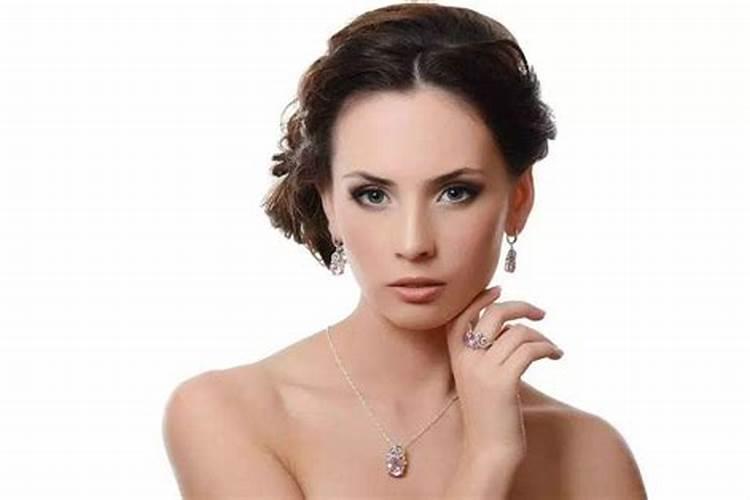 佩戴什么首饰影响运势？