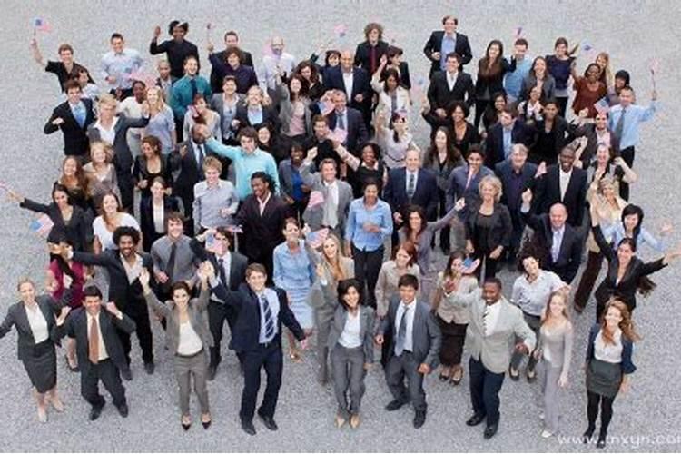 梦见人群拥挤是什么意思？