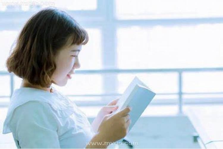 梦见女同学和别人说话了