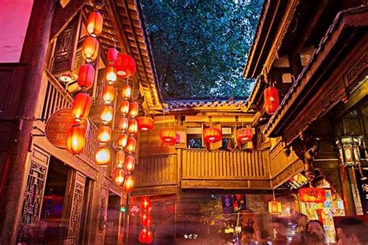 成都八月十五晚上哪里好玩？