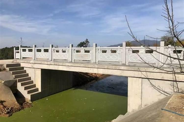 新修建的桥做法事