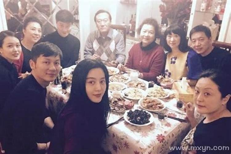 梦见舅舅家吃饭是什么意思？