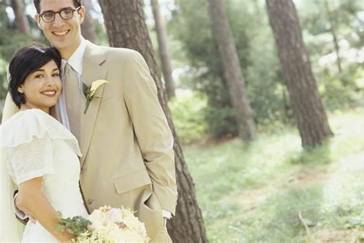 网上收费八字合婚准么？