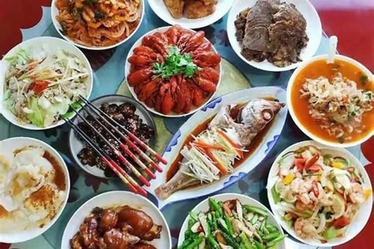 除夕晚上烧几个菜？