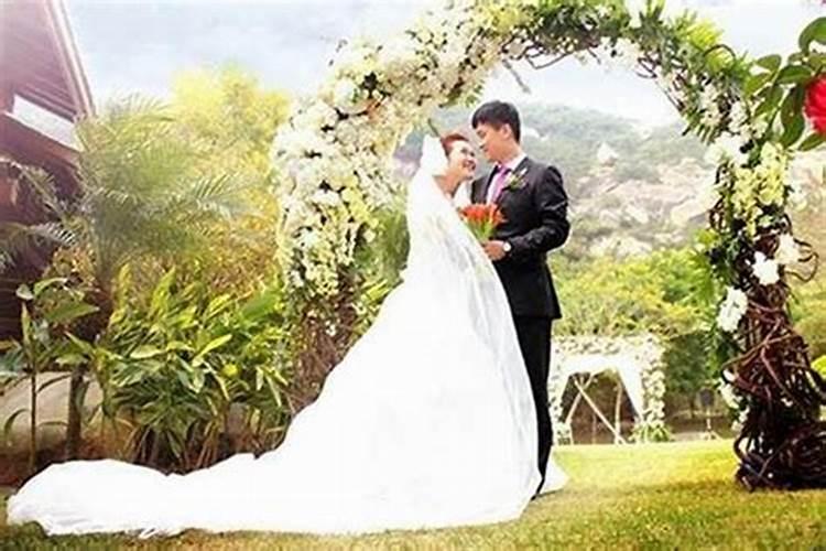 梦见别人结婚没看见婚礼现场