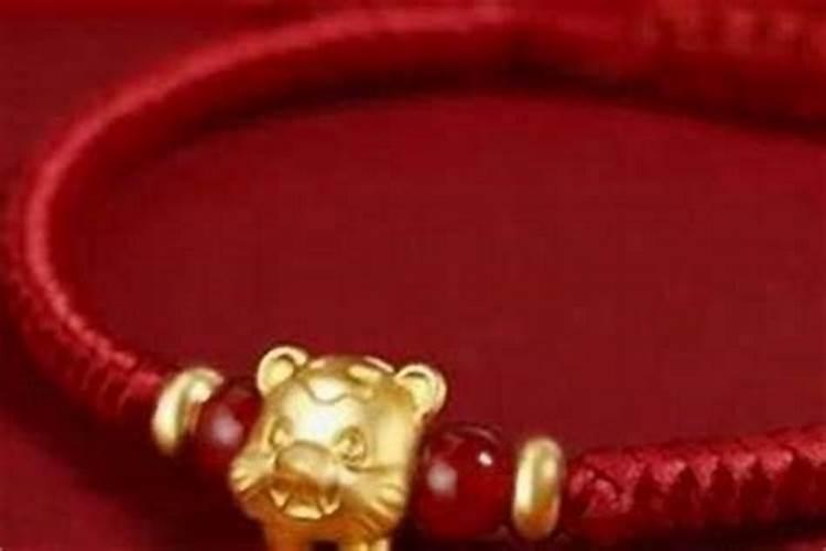 本命年虎男戴什么首饰好运？