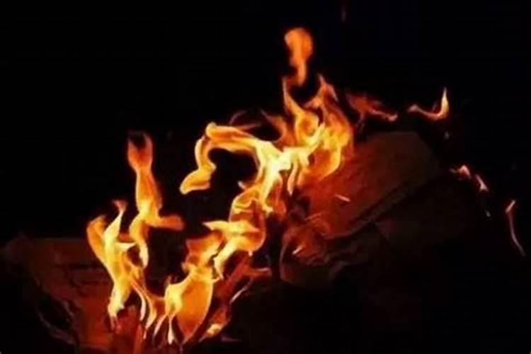 正月初一几点去路上烧纸？