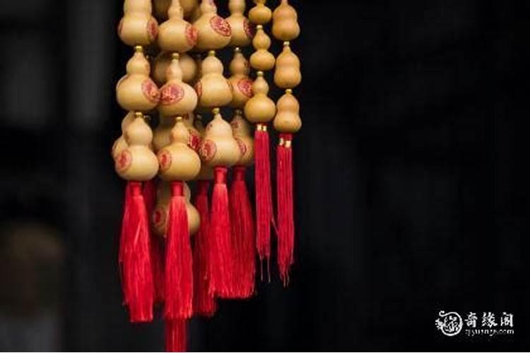 腊月出生适合什么珠宝？