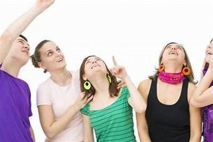 梦见女朋友和别人在外约会了