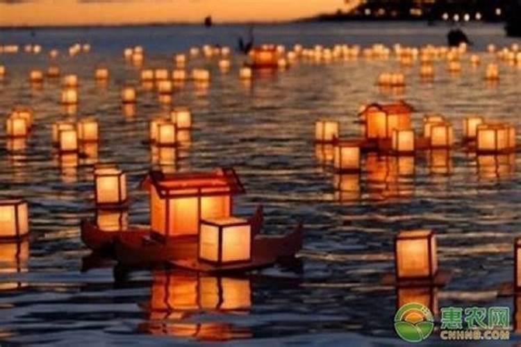 请问中元节是哪天？