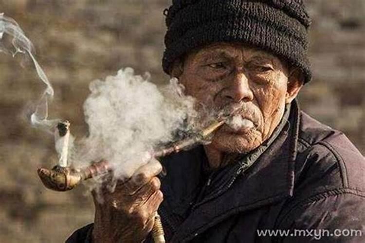 梦见还活着的老人过世好不好？