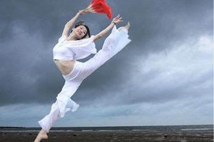 做梦在飞是什么意思？