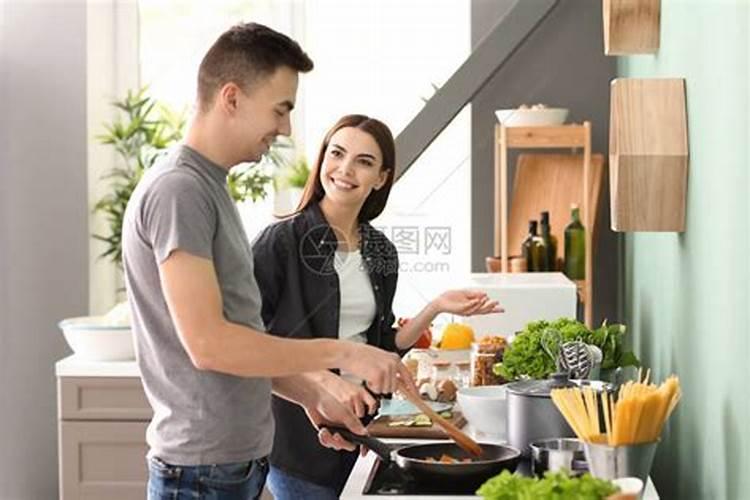 梦见几个女人在一起做饭？