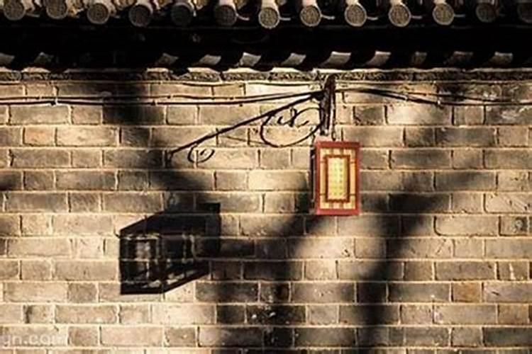 梦见陌生女人进屋子里