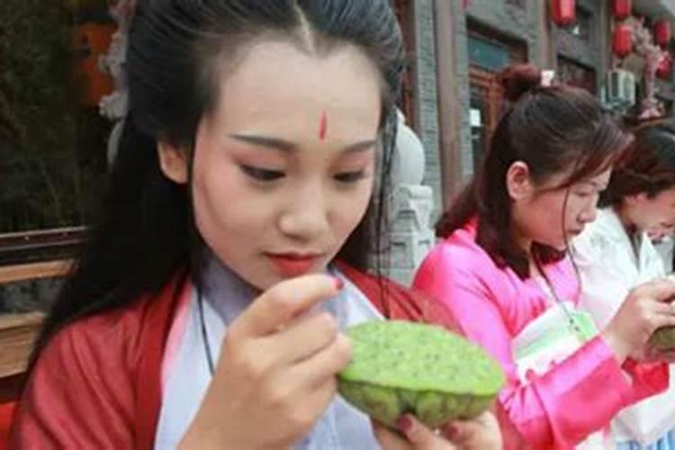 七夕节穿针时穿几条线？