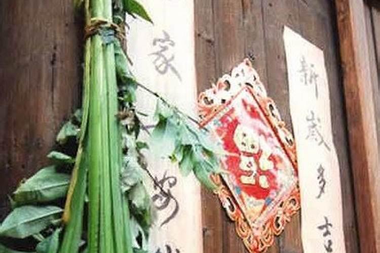 端午节挂艾草的习俗是怎么由来的？