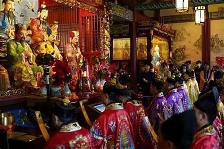 在家中佛堂能诵经还阴债吗？