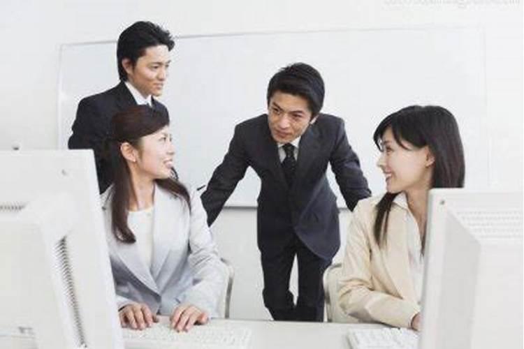 梦见过去的同事什么意思？