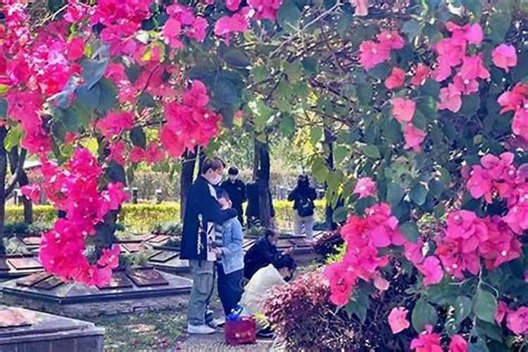 过小年拜祭先人