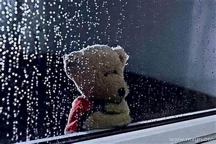 梦见死去的妈妈大哭是什么意思？